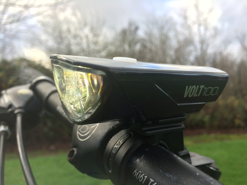 Cateye Volt 100 Review The Bike Light Database